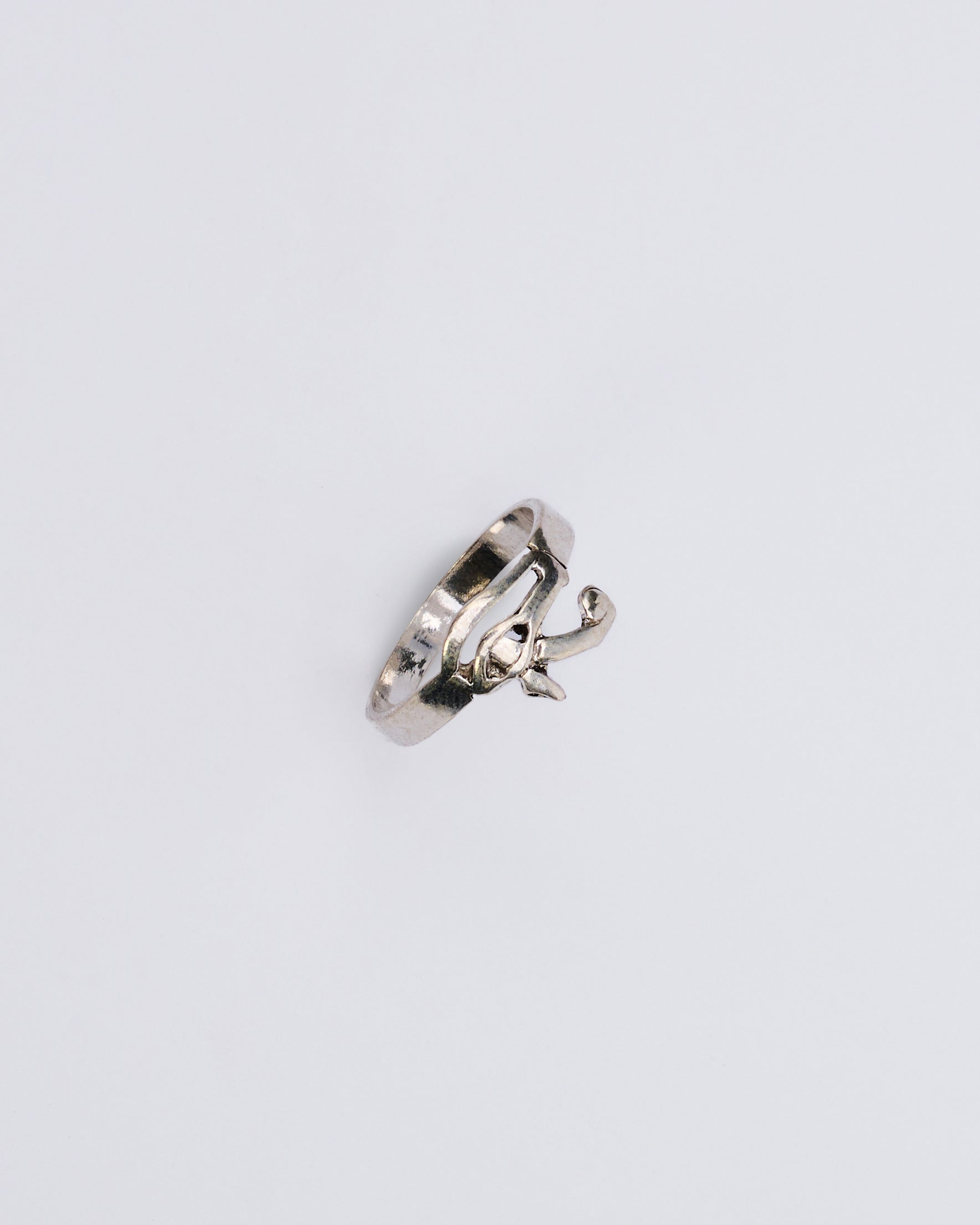 Ein Horas Silver ring